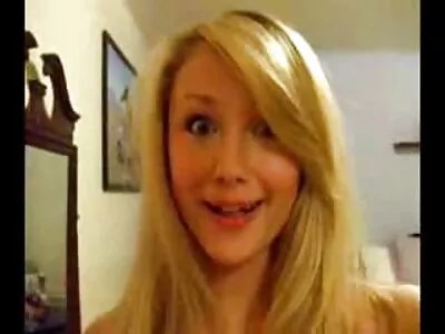 Heta damer knullar i köket