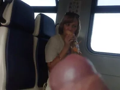 Unga baben Paula blyg blir uppätad och körd djupt i hennes fitta