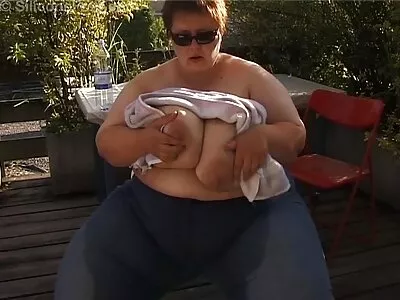 Vina Sky får sin orientaliska fitta knullad i POV