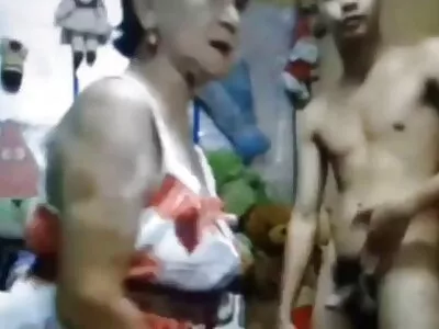 Christy Mack är en vänlig värd