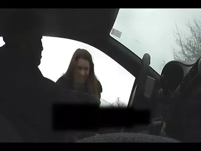 Eliza Ibarra och Emily Willis turas om att suga och jävla BBC