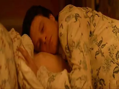 Stilig babe blev knullad på golvet