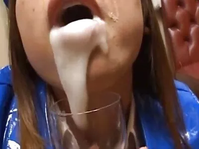 Double Penetration Queen är tillbaka