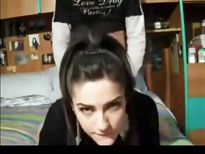 Kukälskande blondin blir ordentligt körd