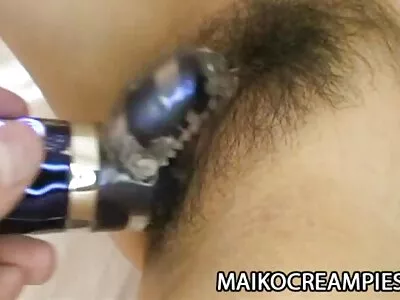 Valentina Nappi blir skruvad precis framför sin sovande morfar