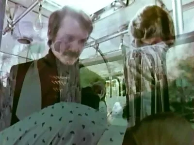 Milf knullar och blir cum över hennes bröst