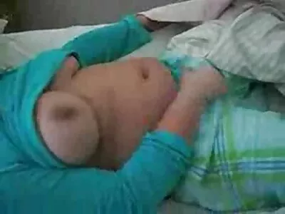 Juggy vixen Skyla Novea hamnar på golvet