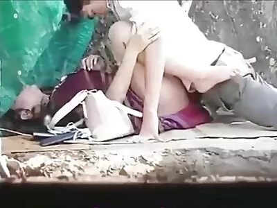 Två tjejer är en snygg man